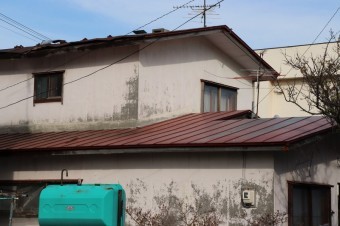 屋根トタン剥がれ横