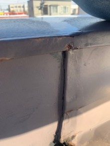 板金継ぎ目