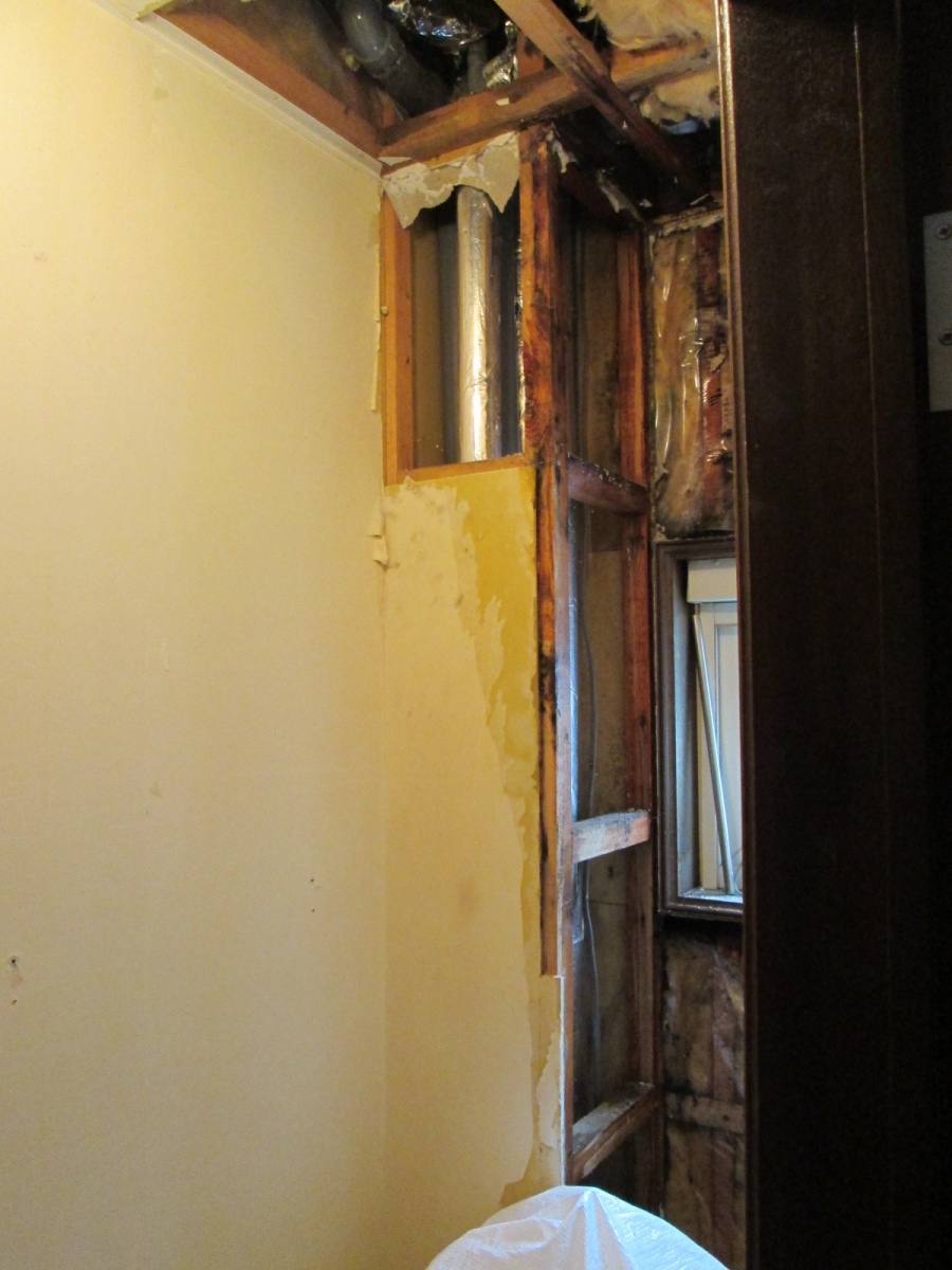 先月、漏水の調査に伺った札幌市豊平区のＯ様宅で、漏水被害のあった内装の修繕工事を実施しました。ーその２
